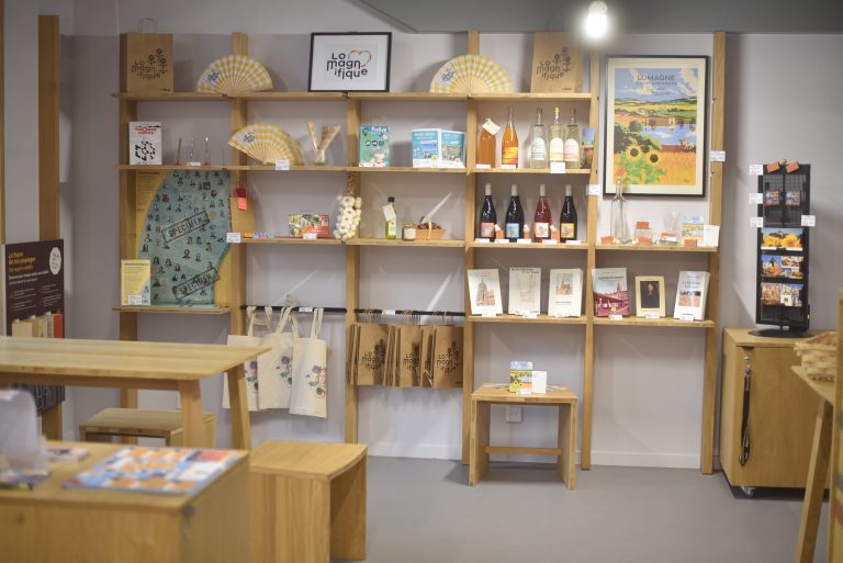 Boutique Lomagnifique<br>de l'Office de Tourisme